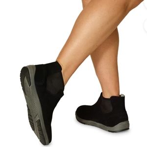 Dansko Women's Lizette Booties